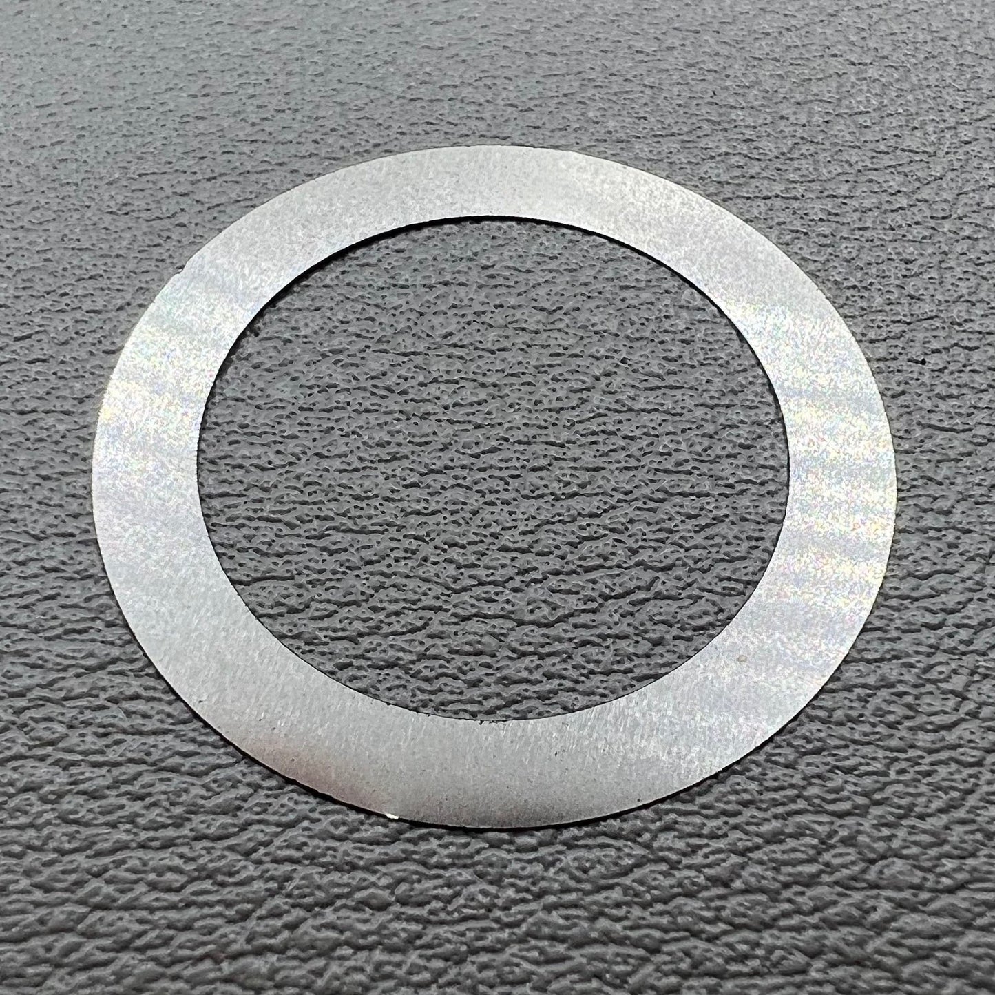 Light Pink Datumsscheibe Overlay for NH35 NH36 watch movement with black background, enhancing dial visibility.