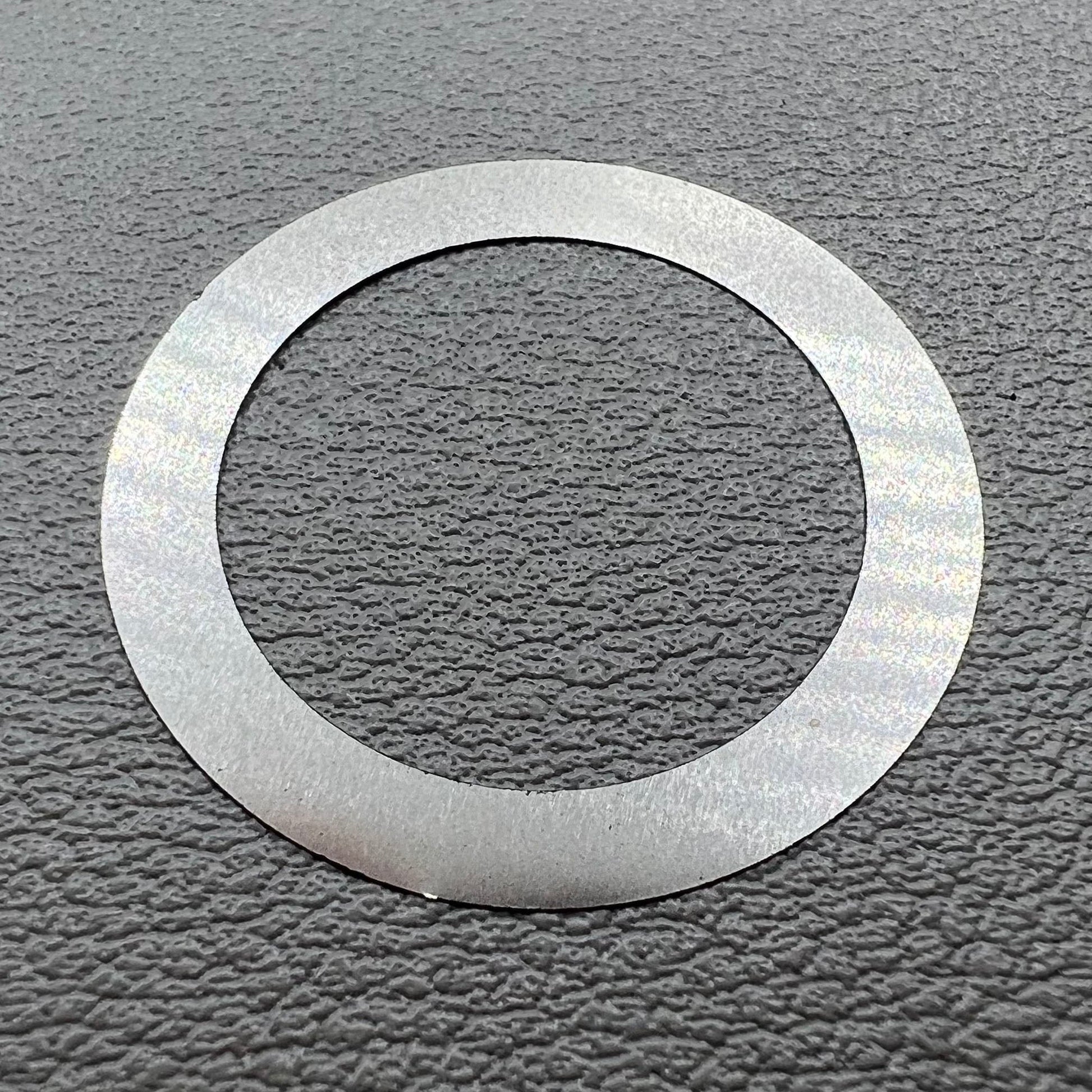 Light Pink Datumsscheibe Overlay for NH35 NH36 watch movement with black background, enhancing dial visibility.