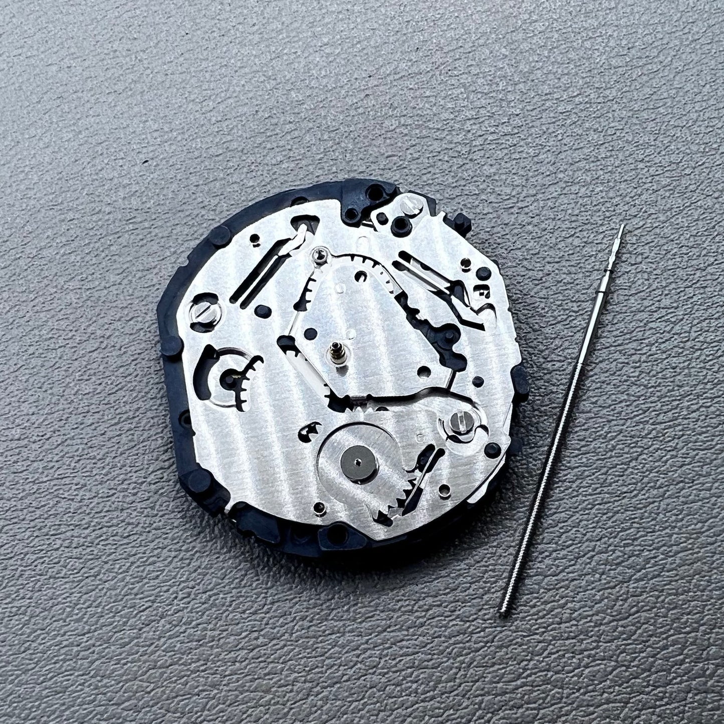 Japan VX7P VX7PE quartz movement watch part, precise timekeeping for watch accessories.