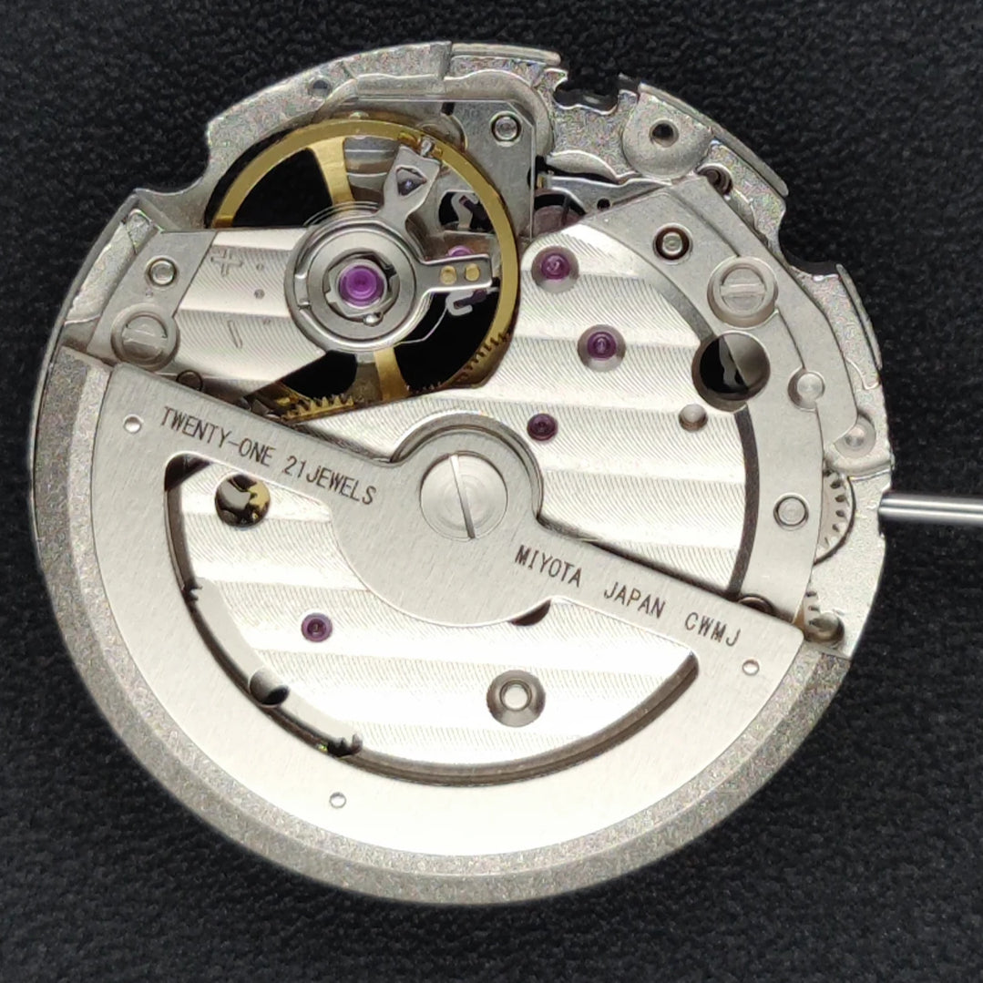 Japan Made Miyota 82S5 self-winding mechanical watch movement with 21 jewels, silver finish for precise timekeeping