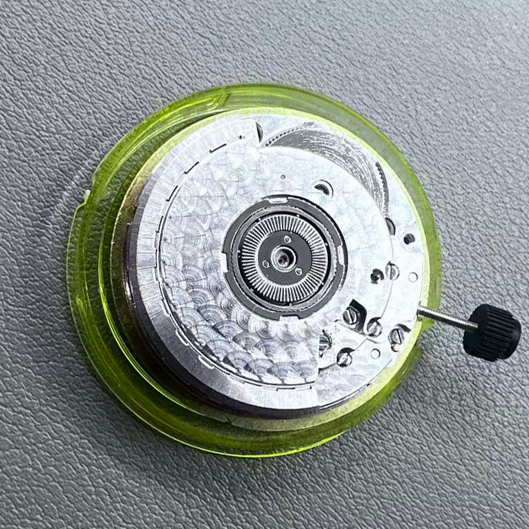 Seagull ETA 2892A2 automatic watch movement with calendar window for precise timekeeping