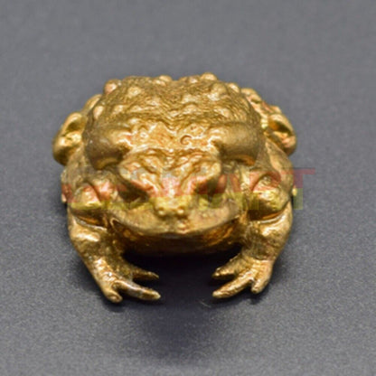 Hand-carved solid copper toad frog trinket, vintage bronze collectible figurine.
