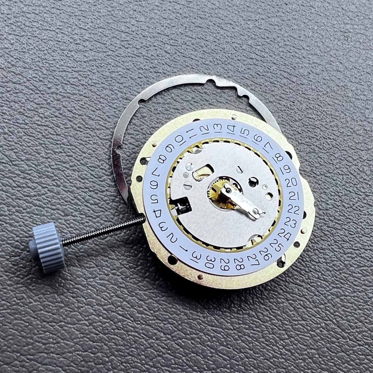 Swiss RONDA 785 Calendar Quartz Movement Golden Plated Date@3