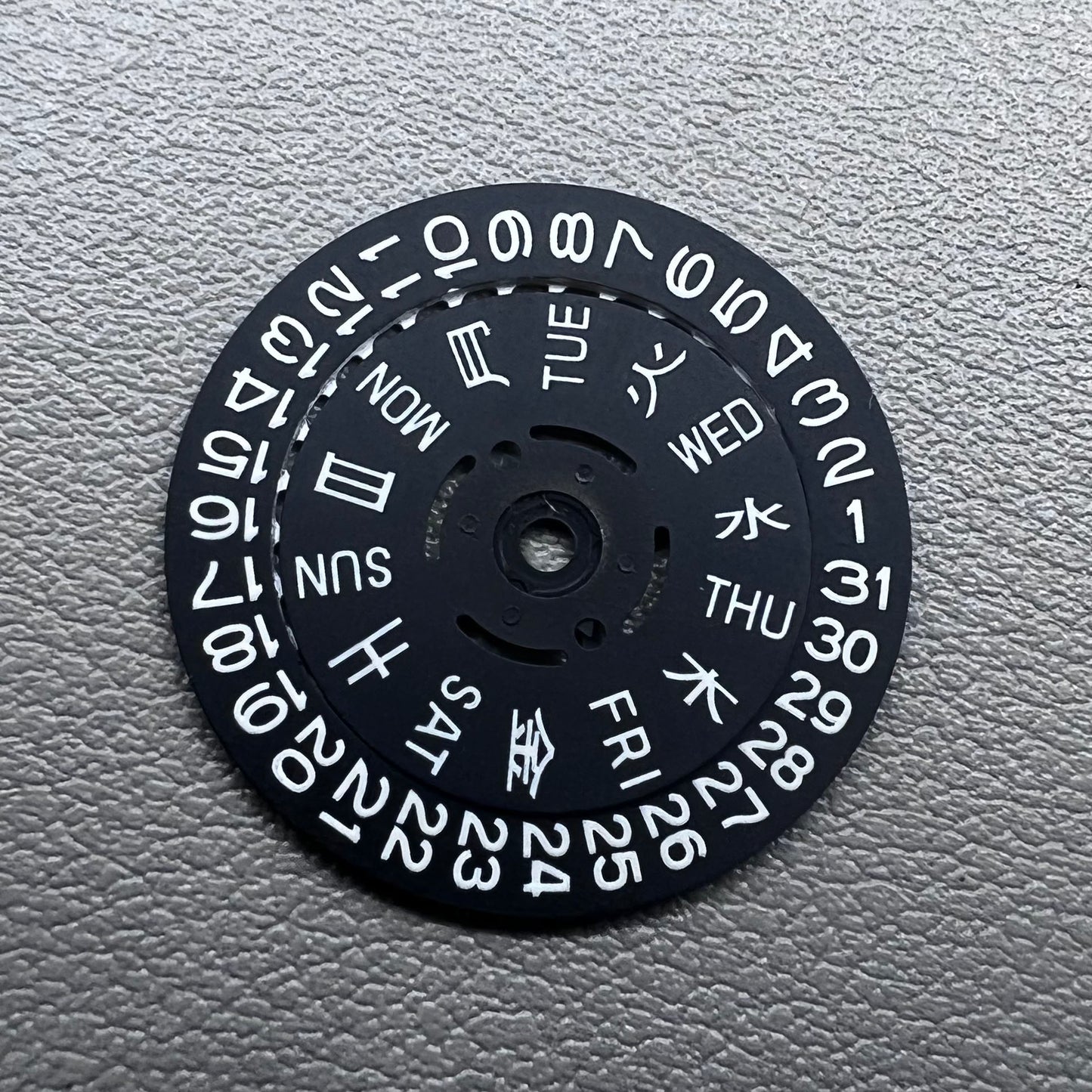 Green lume date and week disk wheels for NH36 movement at 3.0 position