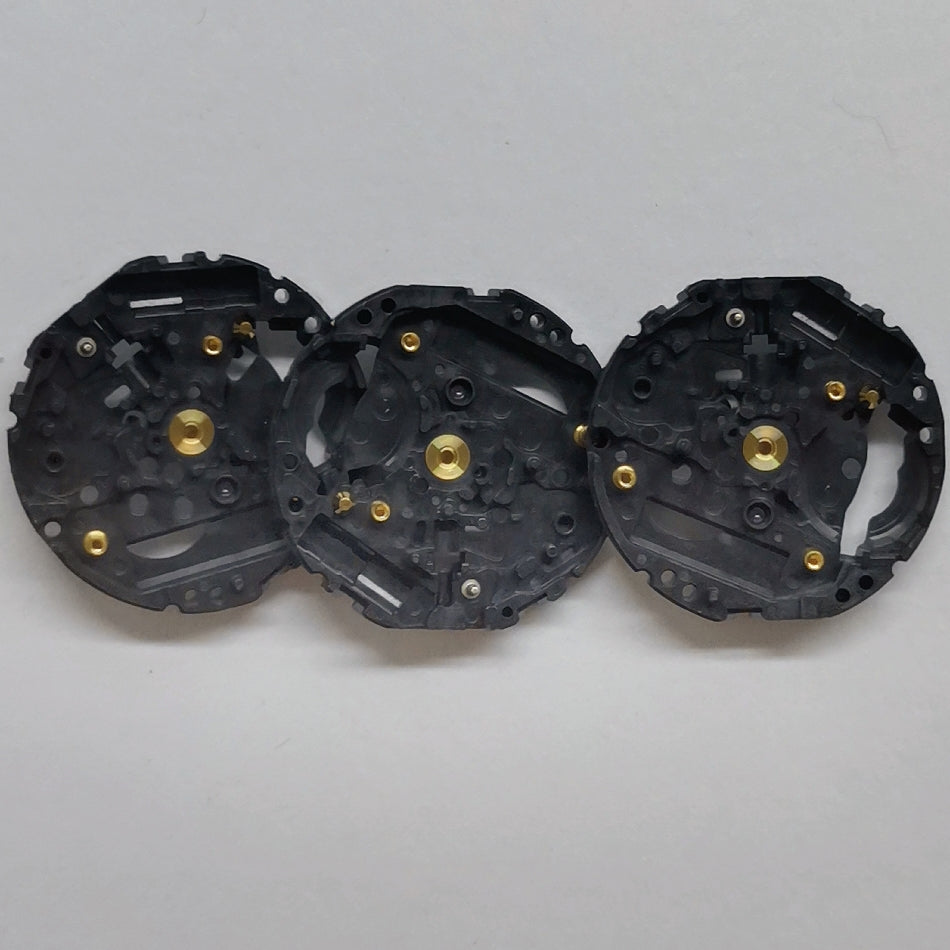 Original Japan-made Seiko V138A main wheel bridge for precise quartz watch movement repair.