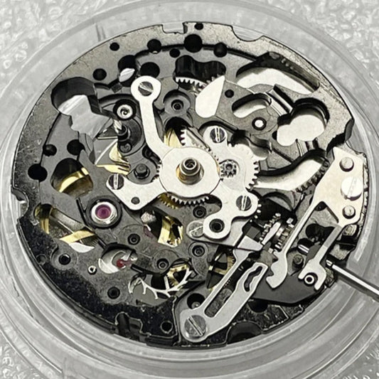 In Japan hergestelltes automatisches mechanisches Miyota-Uhrwerk in Schwarz und Silber mit Hohlschliff 8N24
