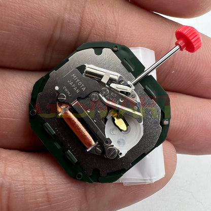 Miyota 2315 Japan quartz watch movement with date window at 6 o'clock, precision timekeeping by Miyota.