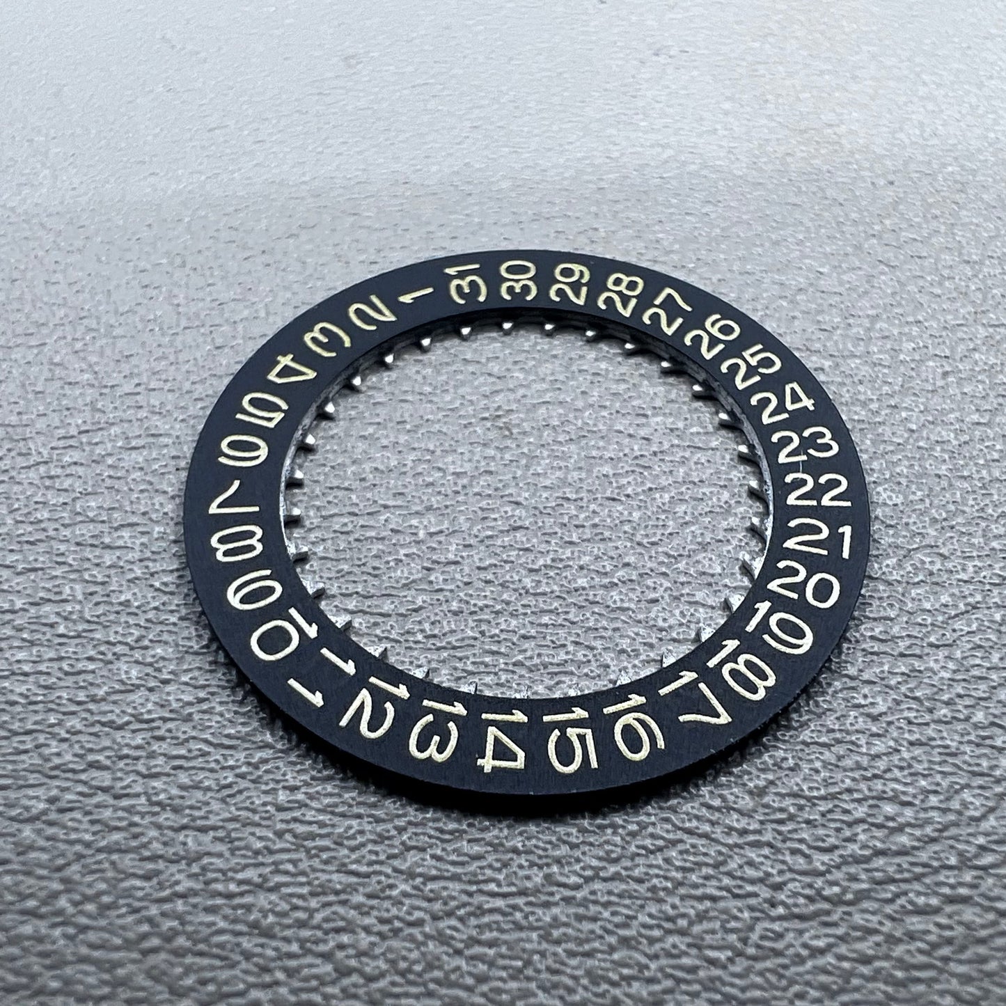 Golden Character date wheel with black background for NH35 NH36 watch movement, date display at 3 o?clock.