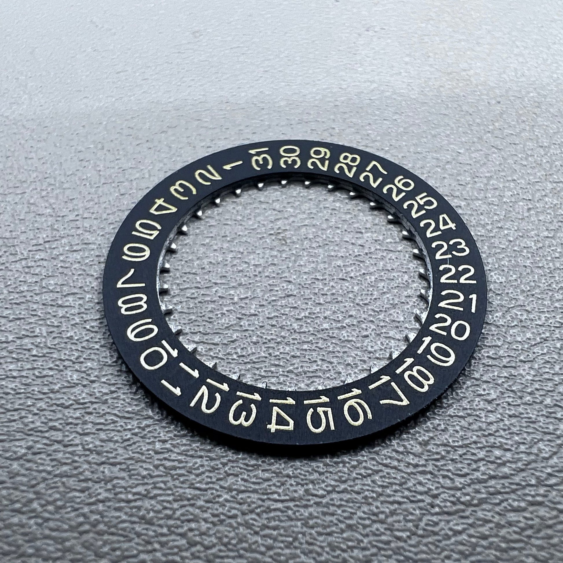 Golden Character date wheel with black background for NH35 NH36 watch movement, date display at 3 o?clock.