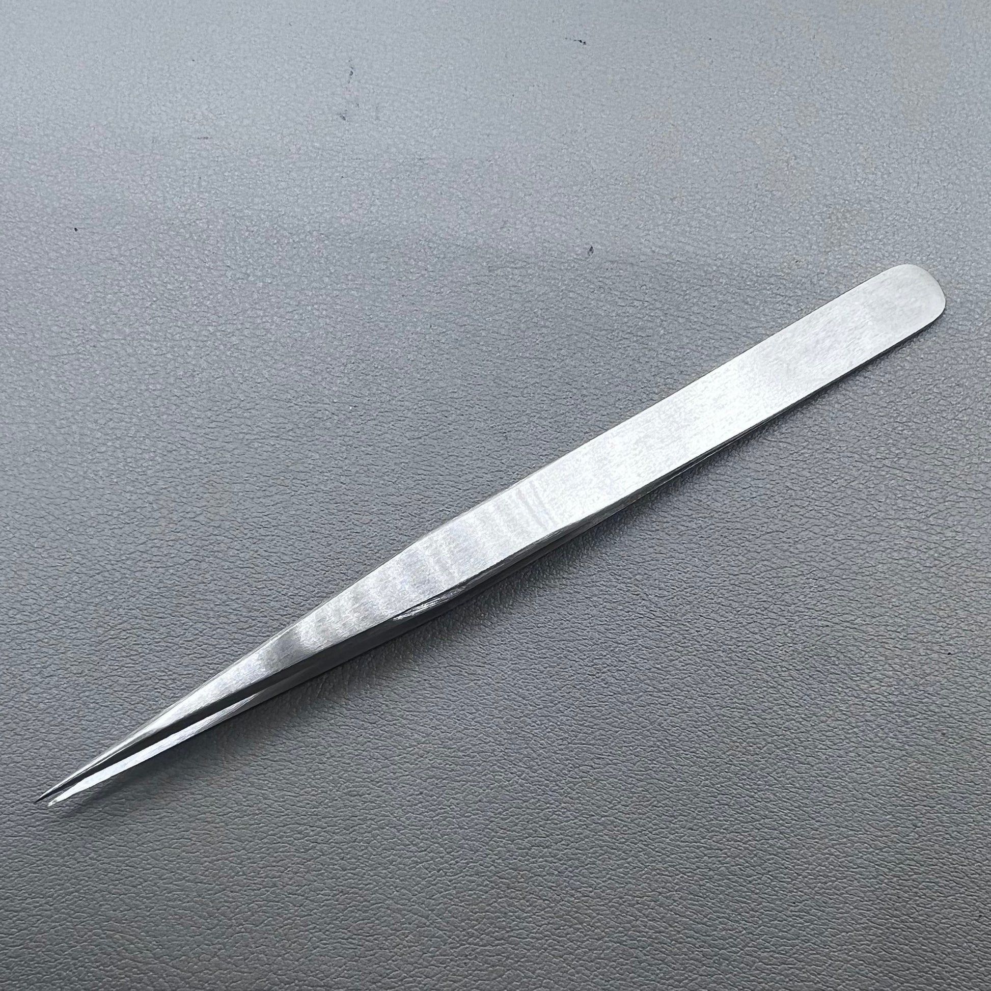 Swiss Horotec MSA12.302-27 strong pointed tweezers for precise stone handling in watch accessories