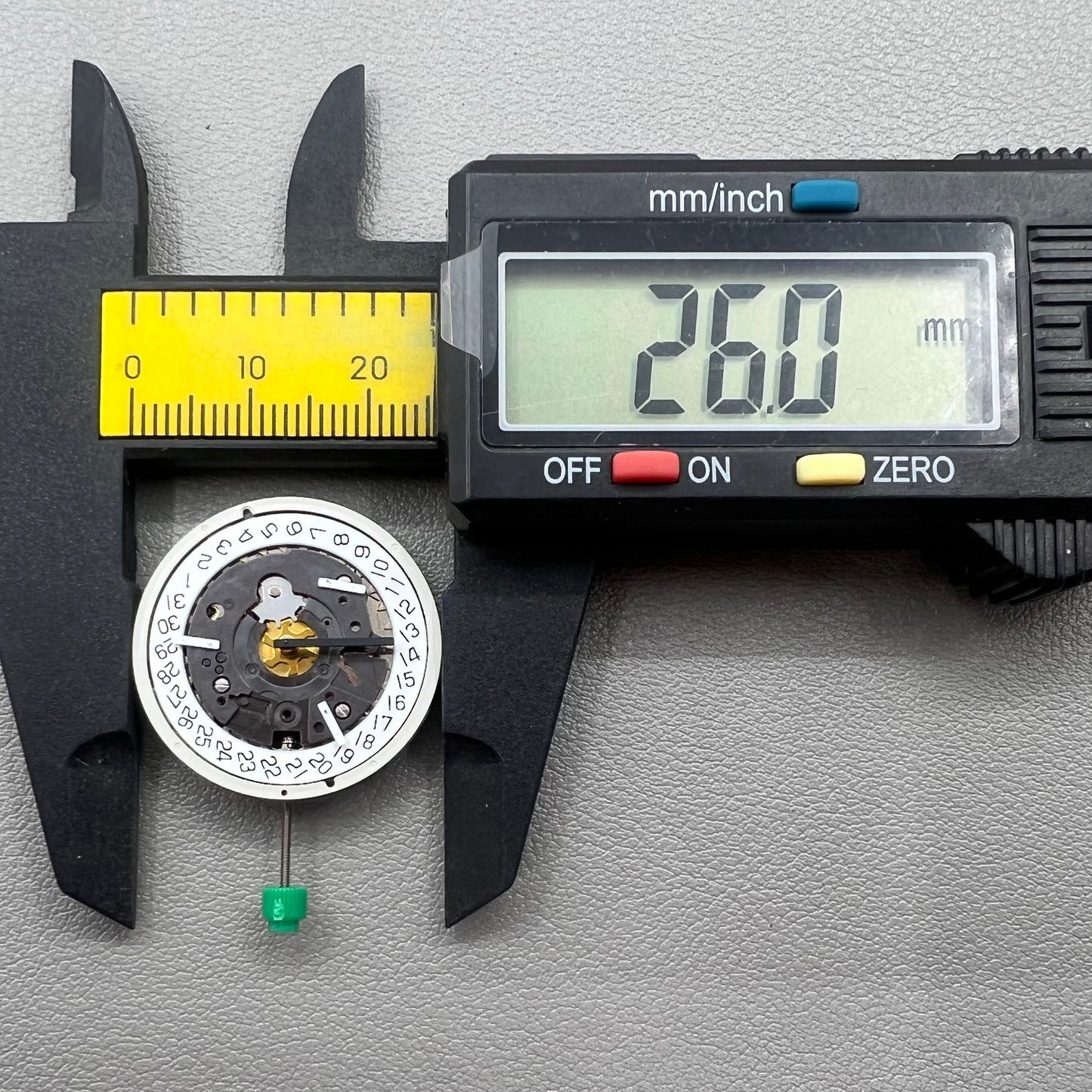 Ersatz Quarzwerk Swiss ISA 8162 ISA 8172 Date 4 Uhrwerk