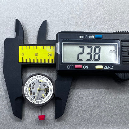 Swiss ETA G15.21A quartz watch movement with date display at 4 o'clock, precision and durability.
