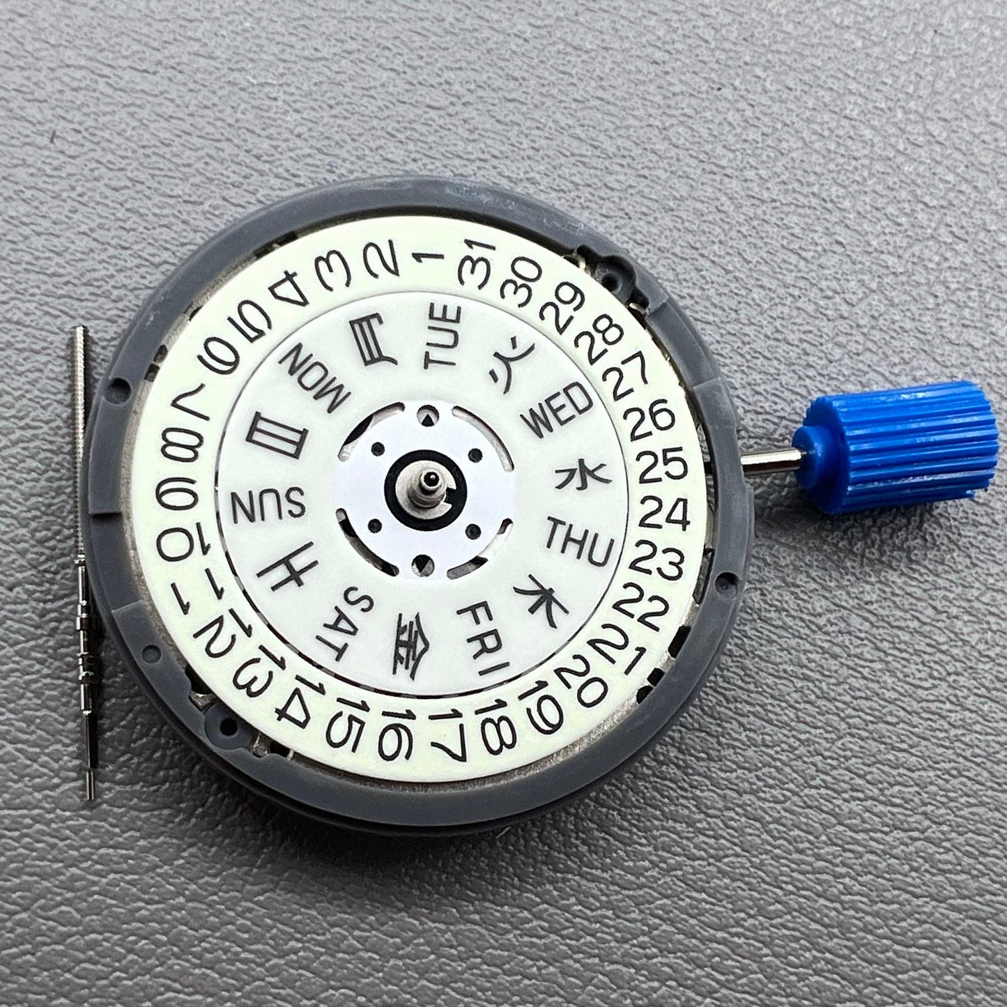 Seiko Automatikwerk NH36A mit blauem Zifferblatt und wei�er leuchtender Krone, mechanisches Uhrwerk