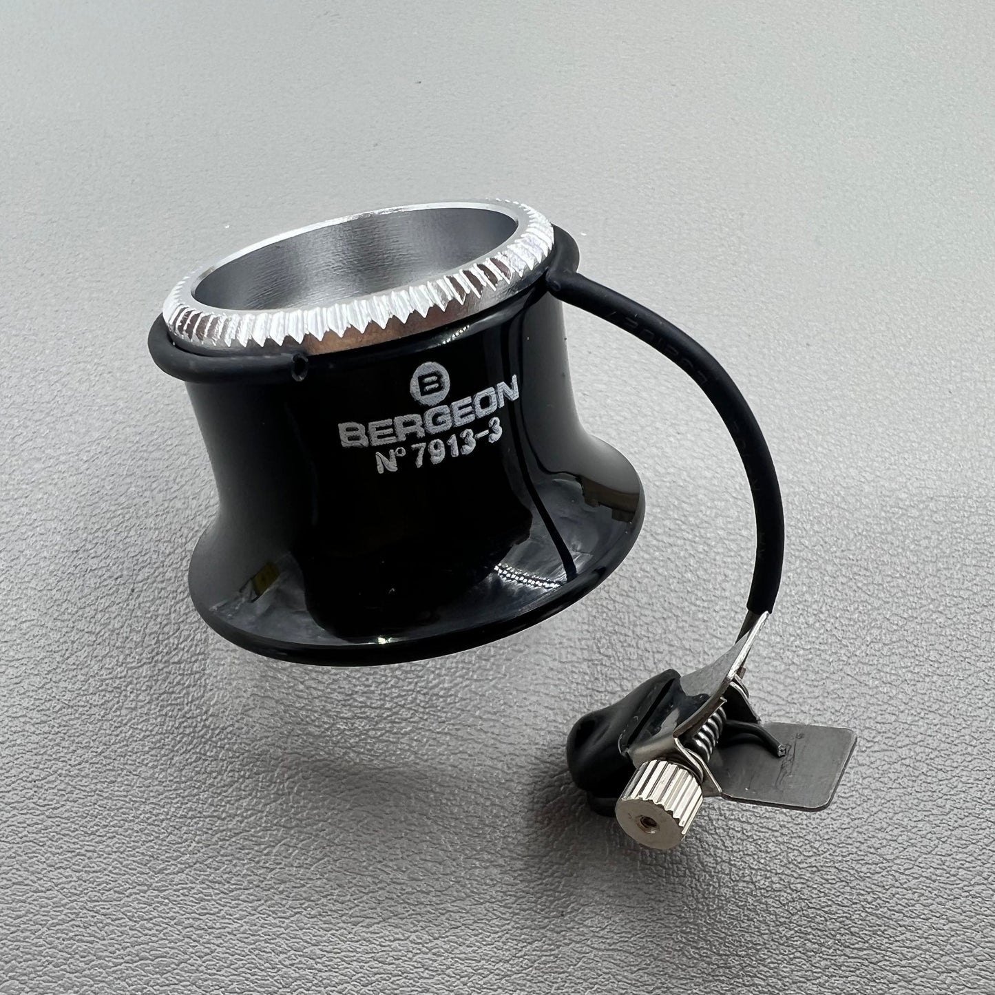 Bergeon Swiss 3.3x Leselupe mit Brillenclip Modell 7913