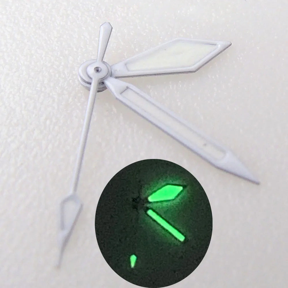 White luminous broad arrow watch hand for SKX and NH series movements, ideal for precise time reading.