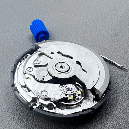 NH34 Automatic Mechanical GMT Movement White Disk Spades Font Hacking Seconds