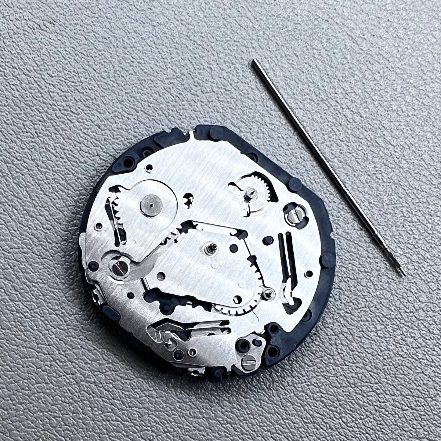Japan Hattori Epson TMI VX9N VX9NE quartz watch movement for precise timekeeping in accessories.