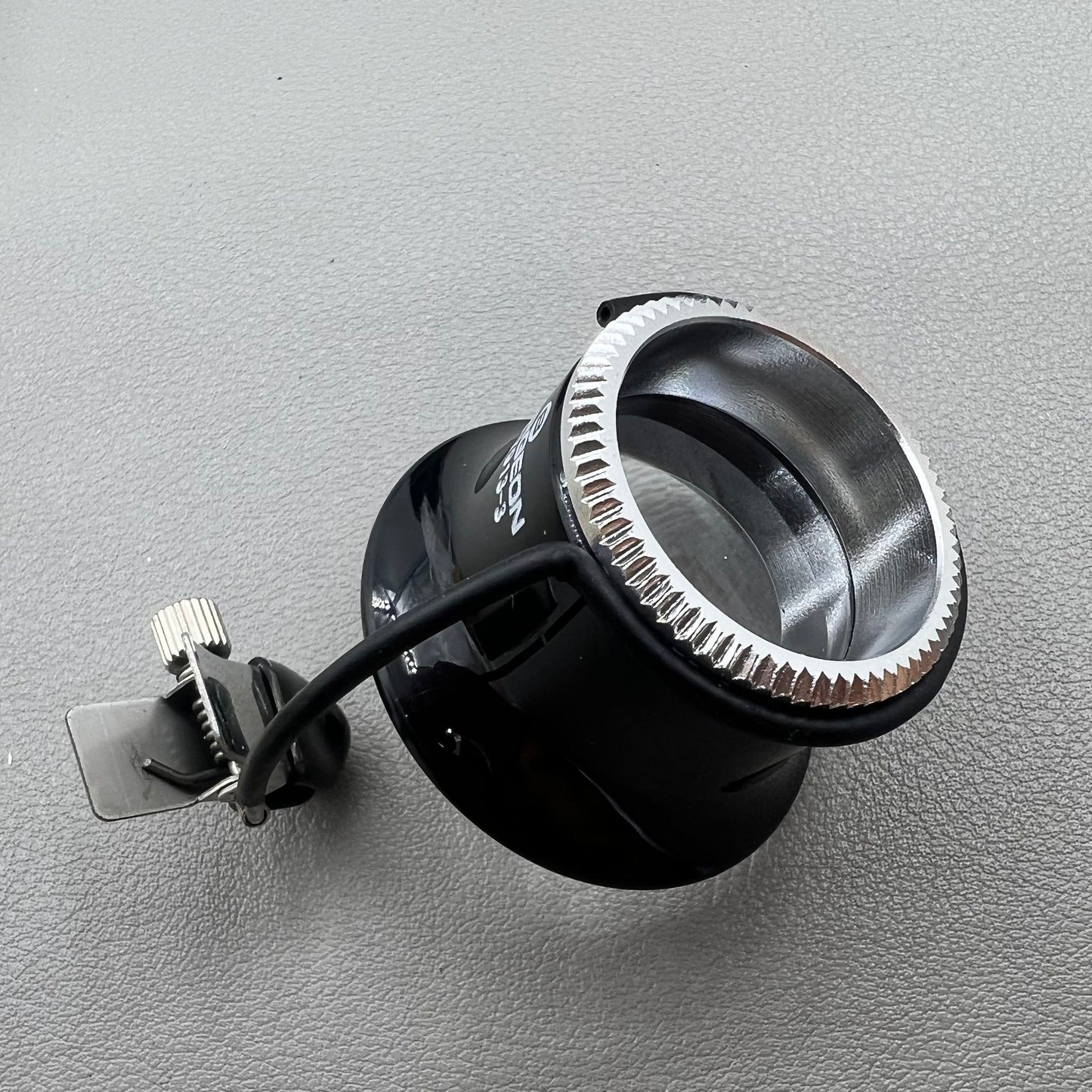 Bergeon Swiss 3.3x Leselupe mit Brillenclip Modell 7913