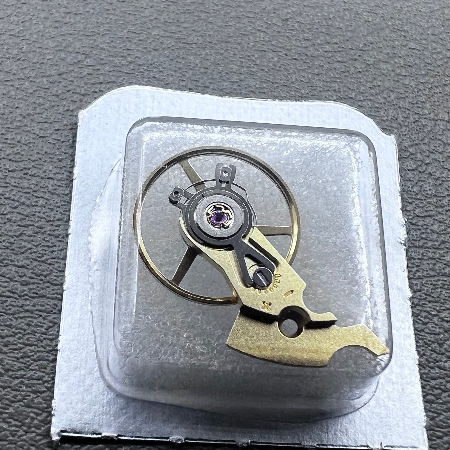 Golden complete balance wheel with splint for ETA 2824 2834 2836 watch movements