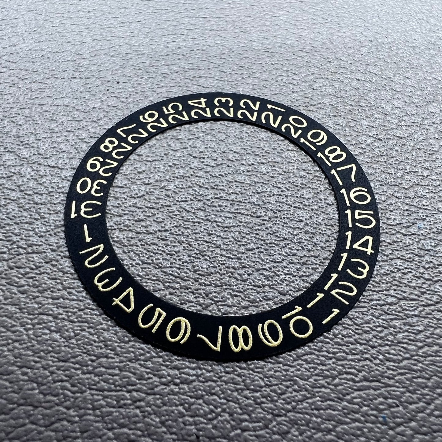 2 PIECES Black Background Golden Character Date Disk Wheel for NH35 NH36 Movement