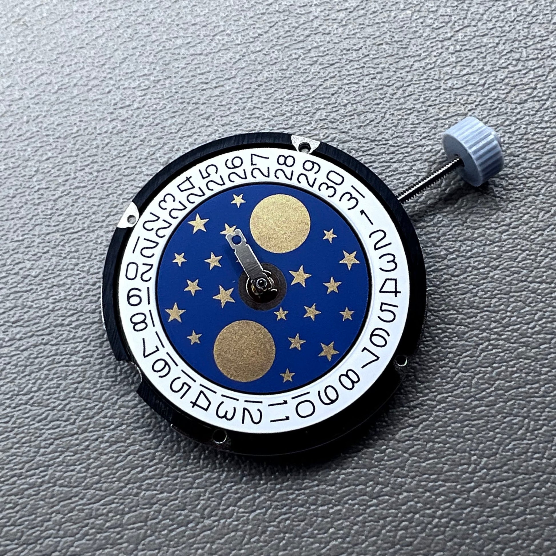 Swiss Ronda 708 quartz watch movement with date display at 3 o?clock, precise and reliable mechanism.