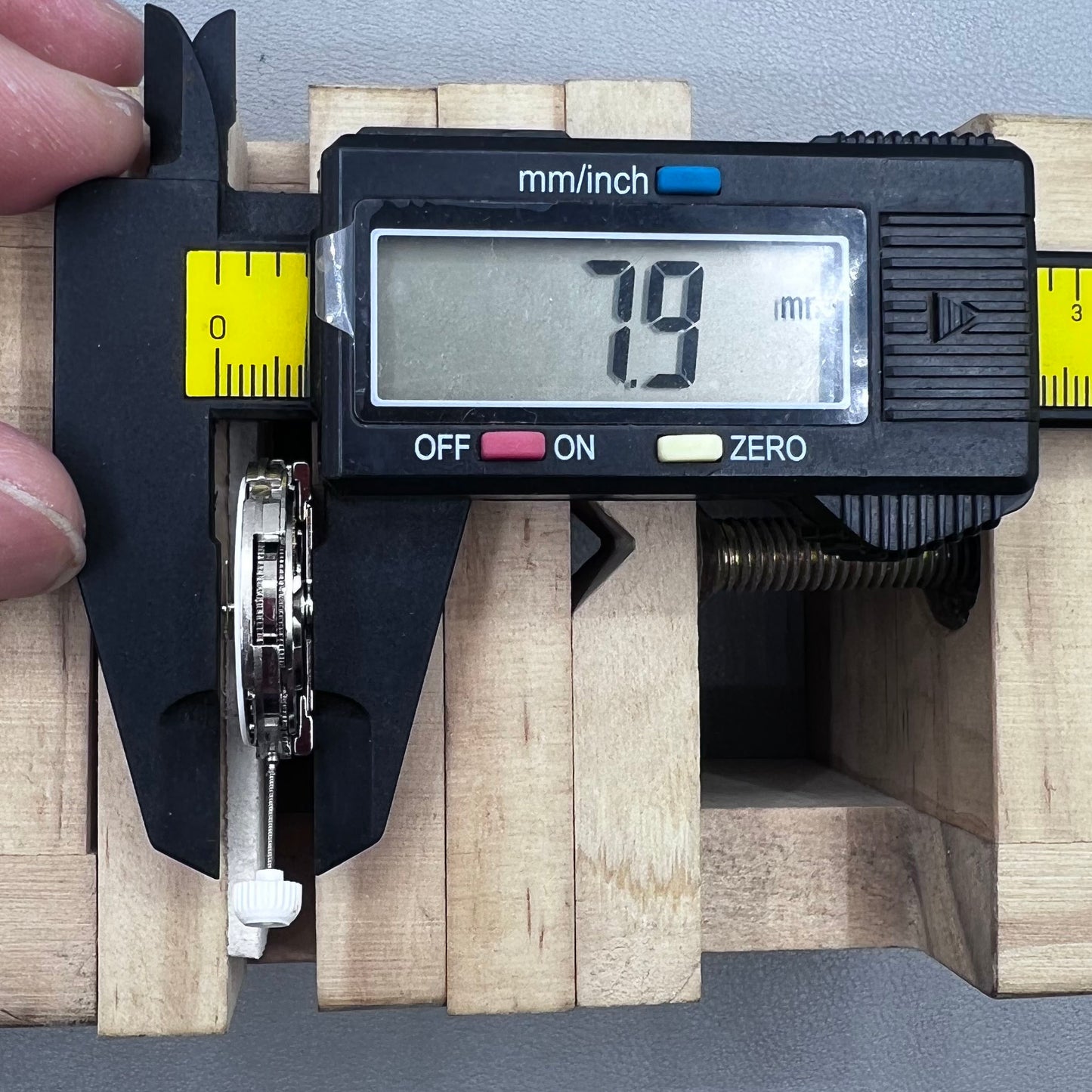 Beijing 2813 Automatic Mechanical Movement Miyota 8215 8205 Movement Replacement
