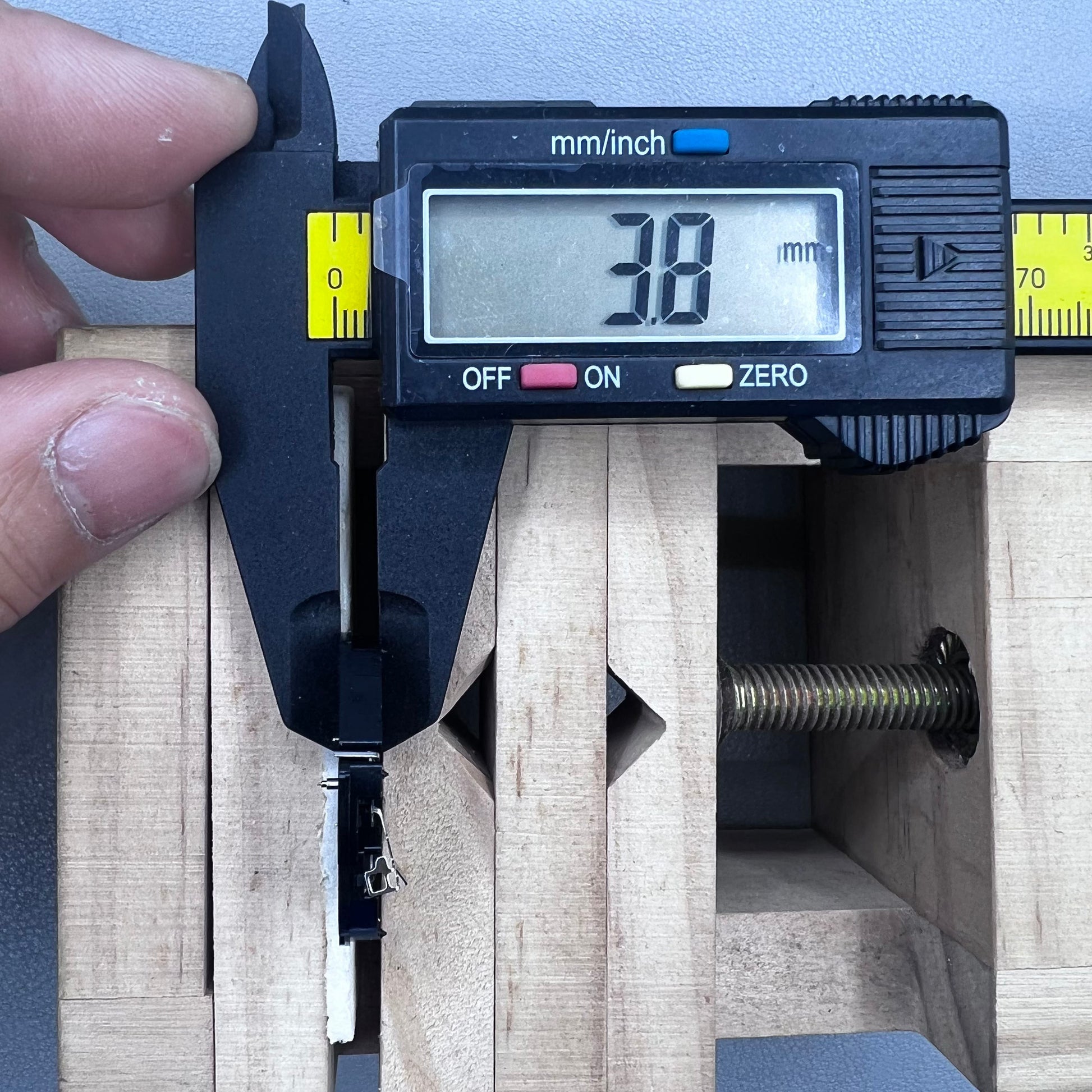 Japan Hattori Epson VD34 VD34A quartz watch movement, precise timekeeping for watch repair and assembly.