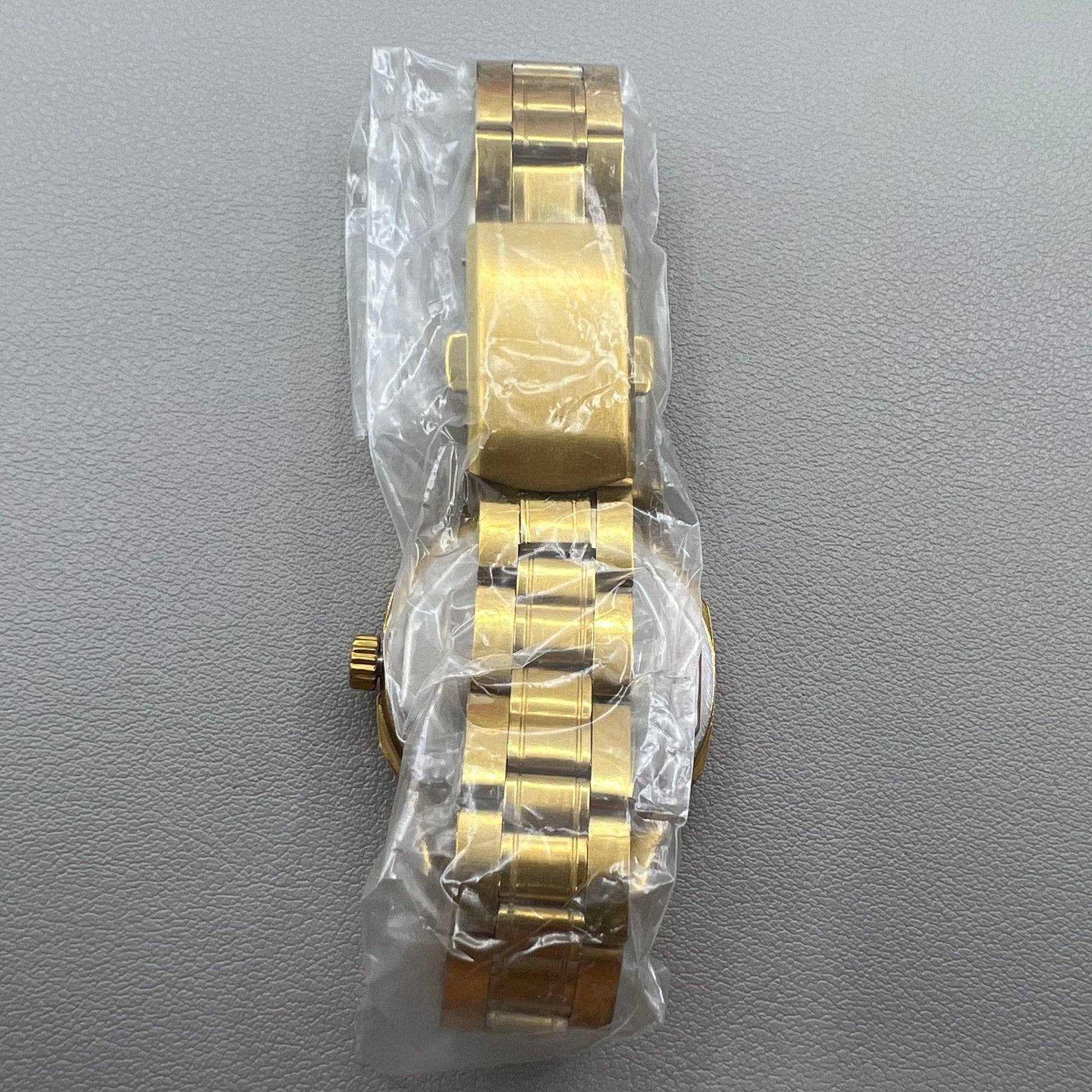 Shanghai 33mm manual mechanical watch with golden nail square case, 17 jewels, elegant design.