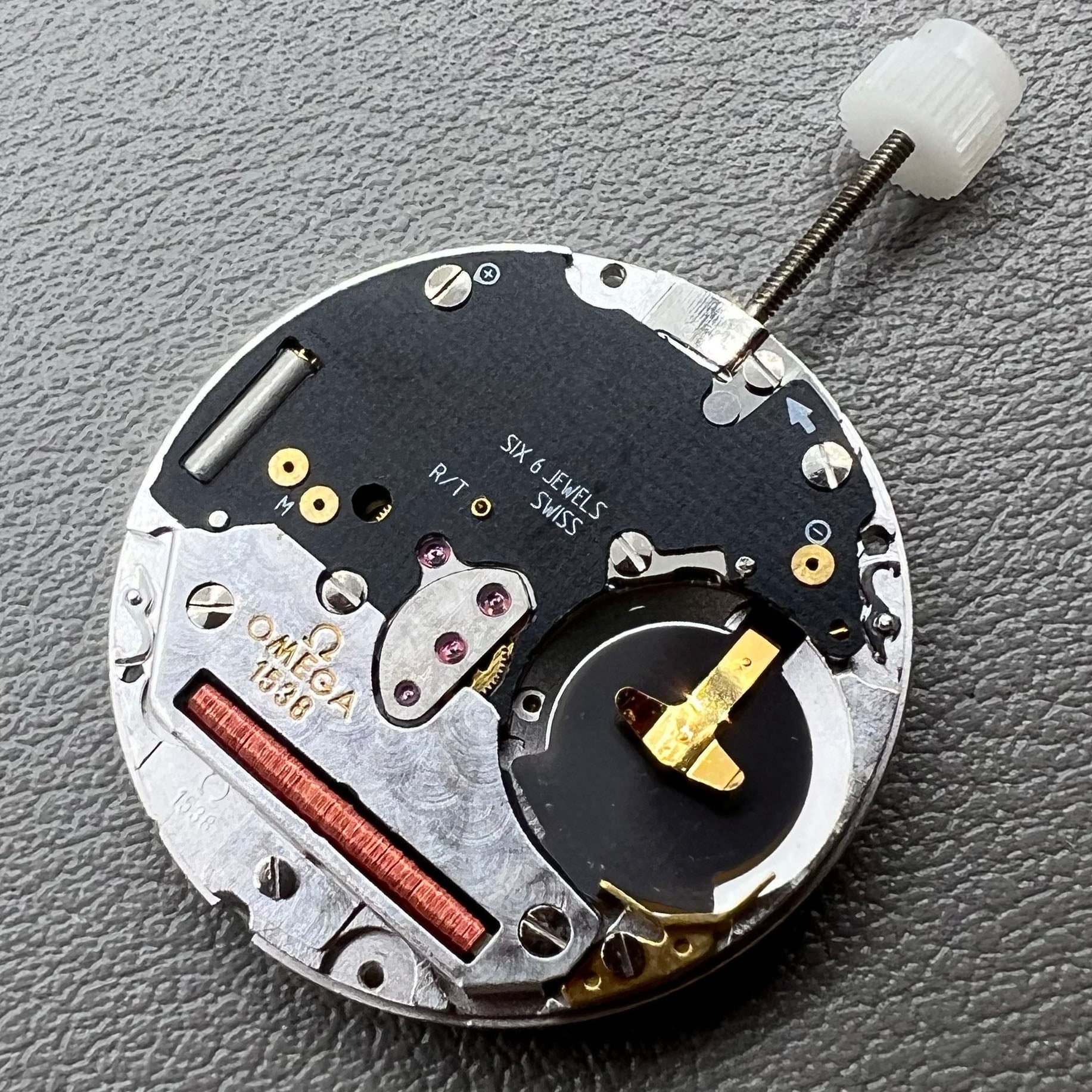 Swiss ETA255.112 quartz movement watch part with single calendar, precision timekeeping by ETA.