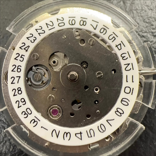 In Japan hergestelltes automatisches mechanisches Miyota 8218-Uhrwerk mit Datum bei 9, Uhrenteil mit 2 Zeigern