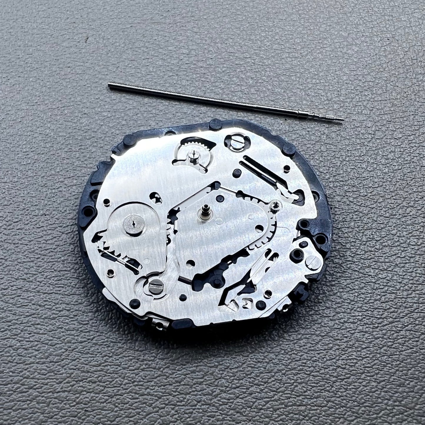 Japan Hattori Epson TMI VX9N VX9NE quartz watch movement for precise timekeeping in accessories.