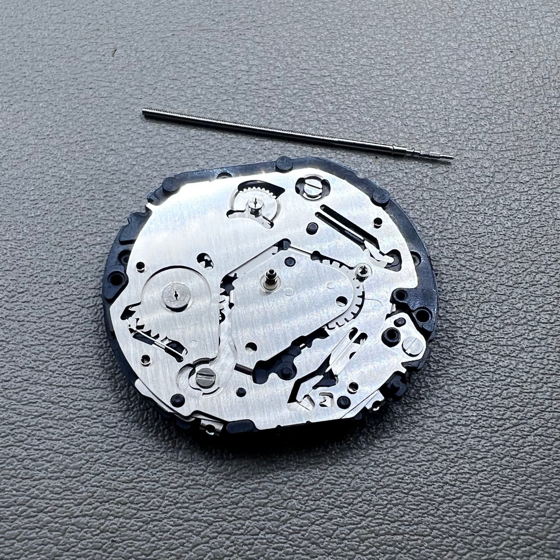 Japan Hattori Epson TMI VX9N VX9NE quartz watch movement for precise timekeeping in accessories.