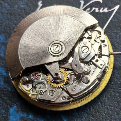 Chinese Dandong 7750 Mechanical Movement Big Date At 12 Small Second At 9