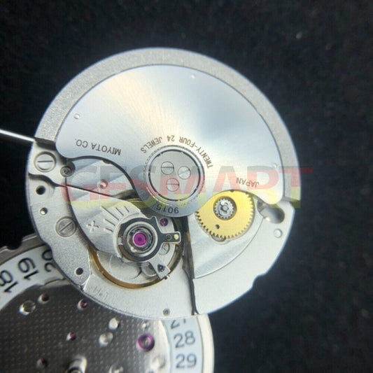 Miyota Citizen 9015 automatic watch movement with date at 3 and 6 o'clock positions