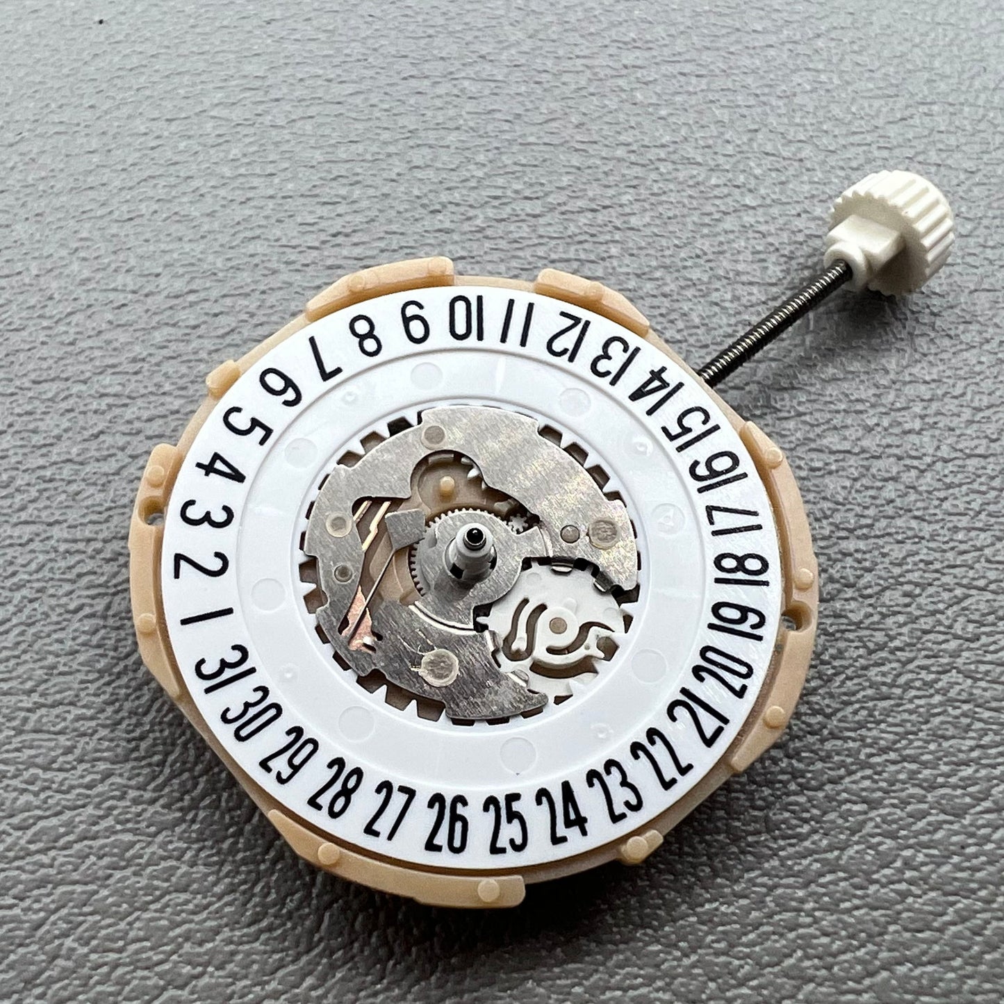 Sunon SP28 3 Hands with Date Quartz Watch Movement Date@6