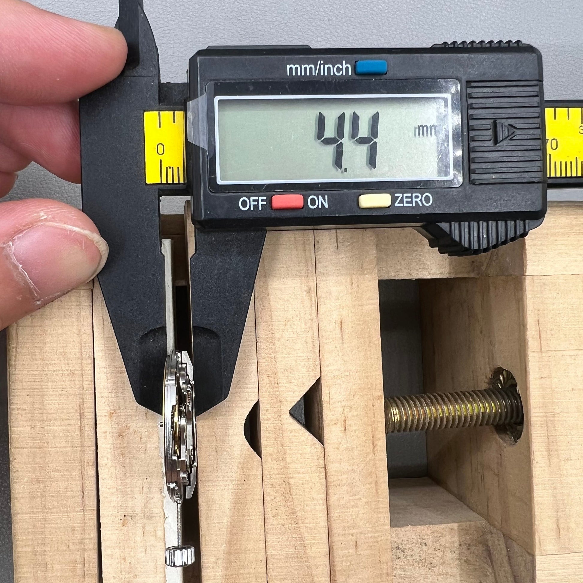 Mechanisches Swiss ETA 2824-2 Uhrwerk, pr�zise V8 Qualit�t f�r hochwertige Uhren.