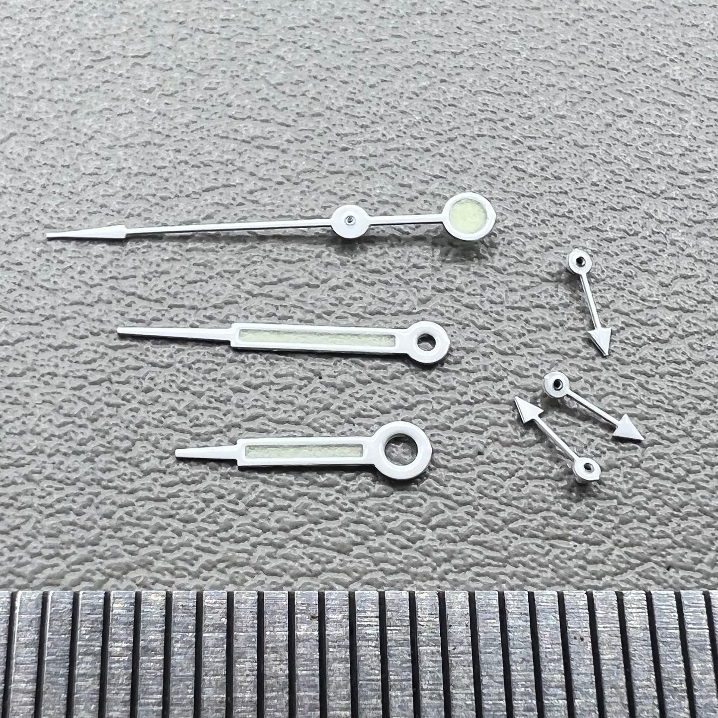 Green lume pointed white trim watch hands for Miyota OS10 OS20 OS60 OS80, enhancing time visibility.