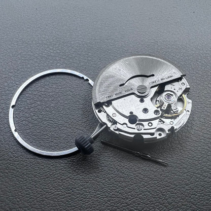Japan Miyota 8215 watch movement with white dial, automatic mechanical, date display at 6 o'clock by Miyota.