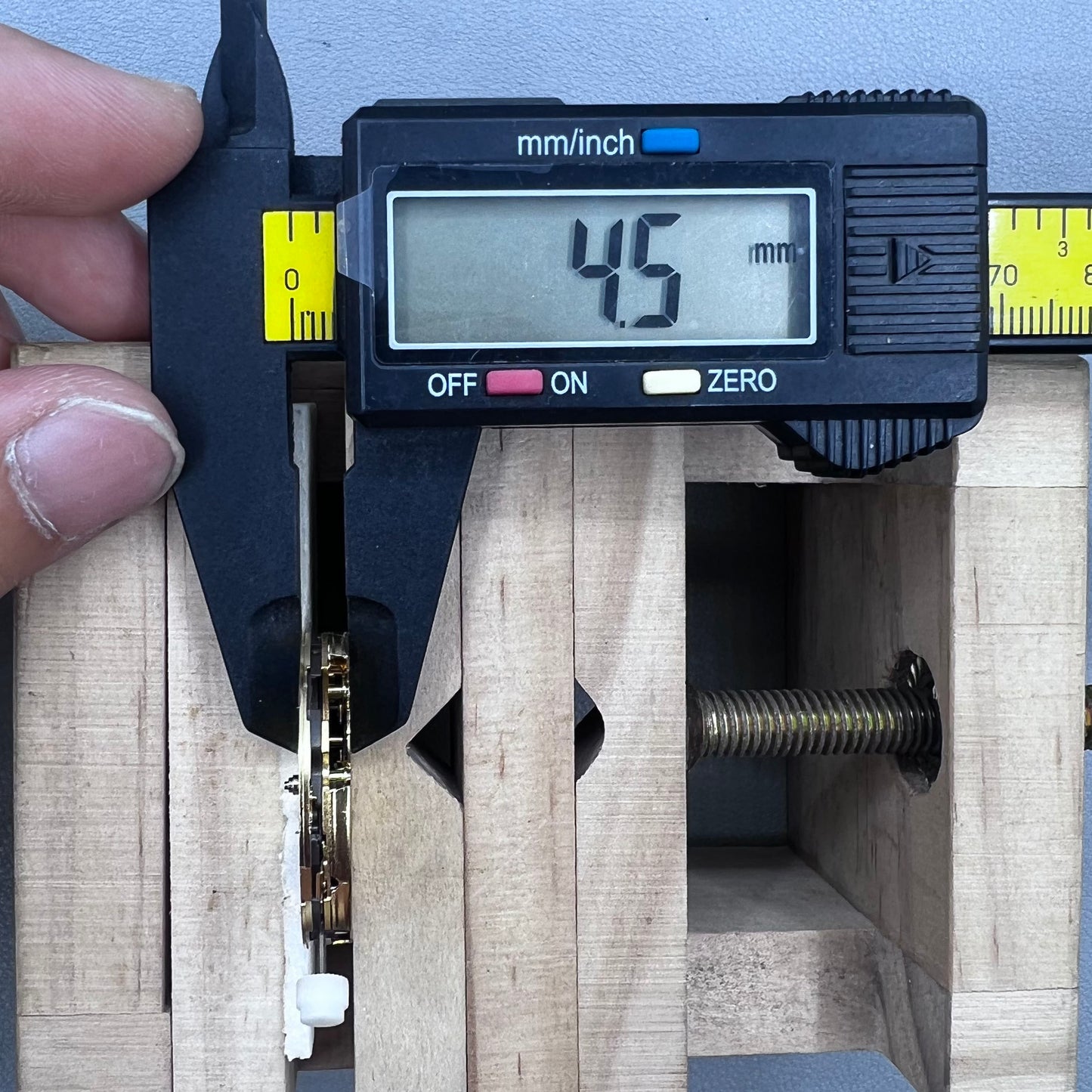 Swiss ETA251.272 ETA251.274 Golden Watch Quartz Movement Date@4 White Disk