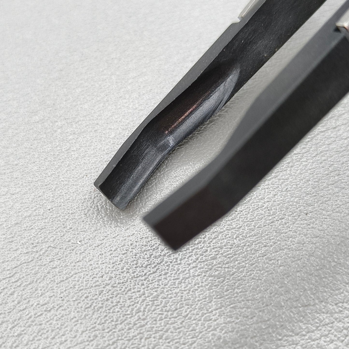 Swiss Bergeon 7140 Cross Locking Tweezers for Crystals and Dials