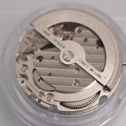 White dial watch accessory featuring Japan-made Miyota 8217 automatic mechanical movement for precise timekeeping.