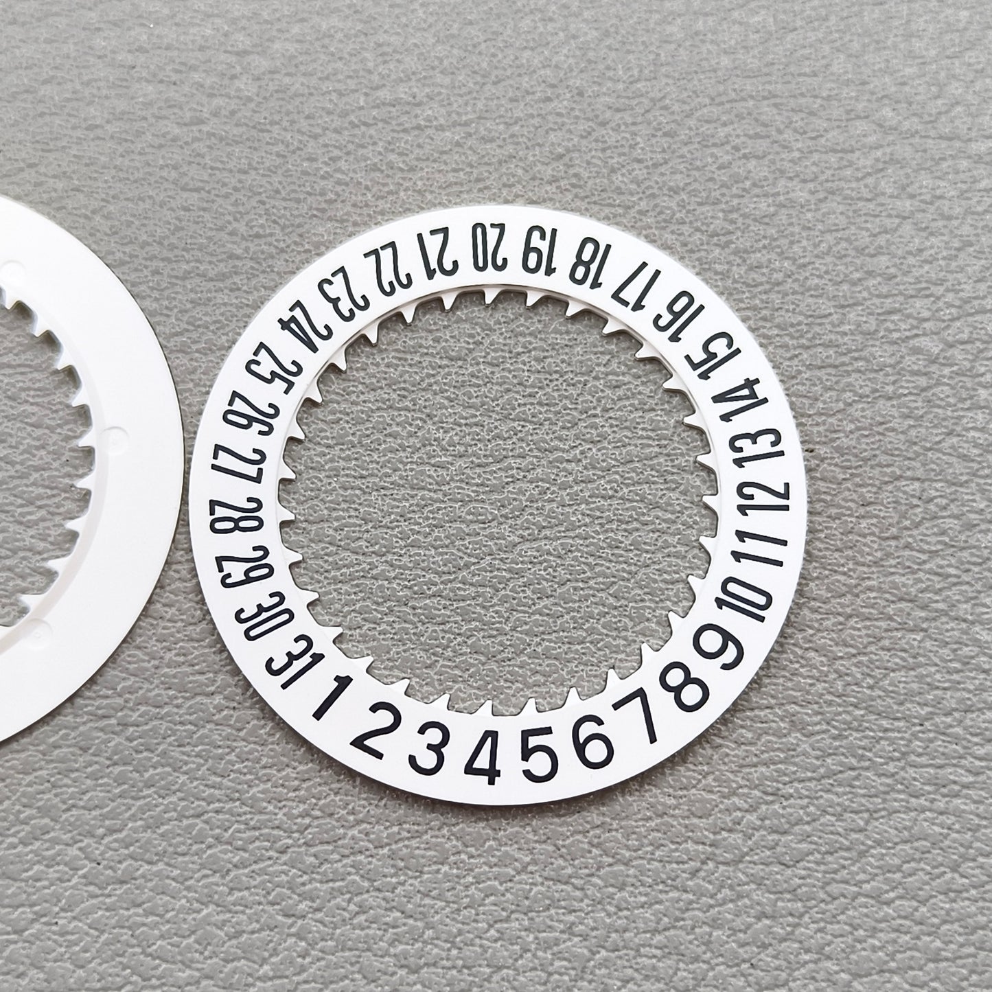 2 PIECES White Date Disk Wheel Date Wheel Fit for NH35 NH36 Movement Date@6
