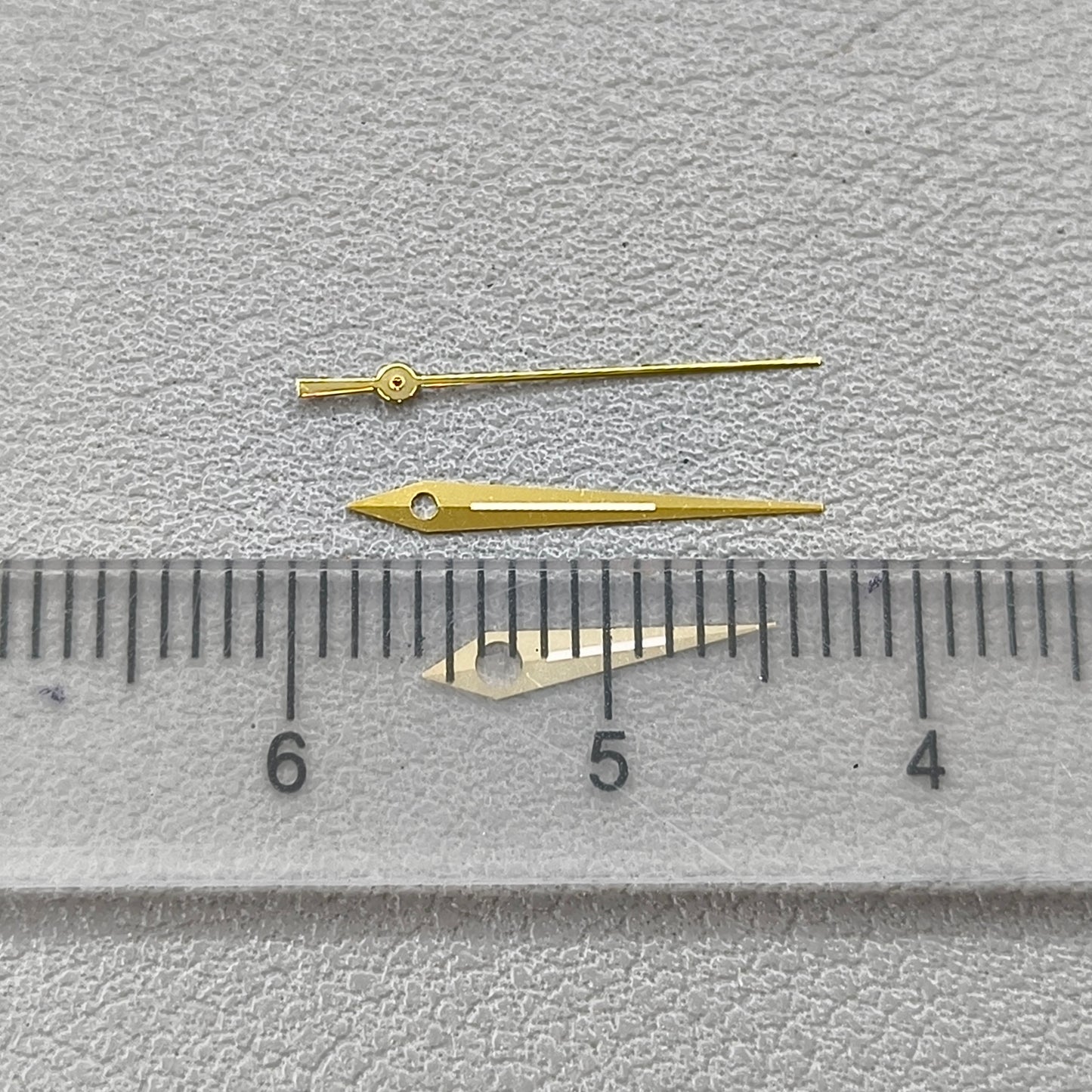 2 Sets/Pack Golden Trim Lume Arrow Shape Watch Hands for Miyota 8200 Movement