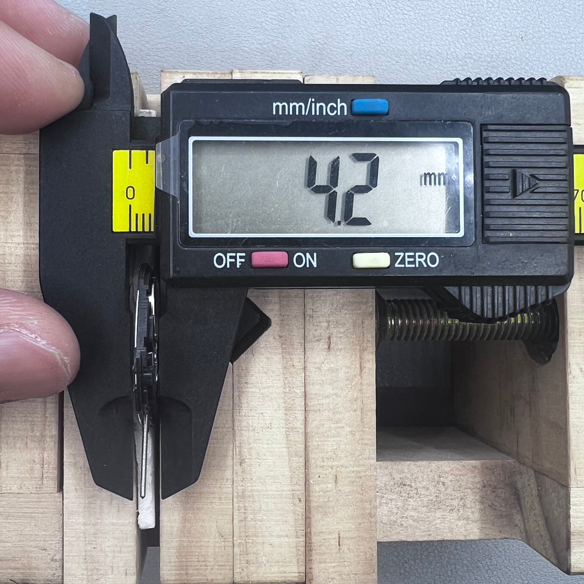 Japan Hattori Epson VX42E quartz watch movement with date display at 6 o'clock, precision timing.
