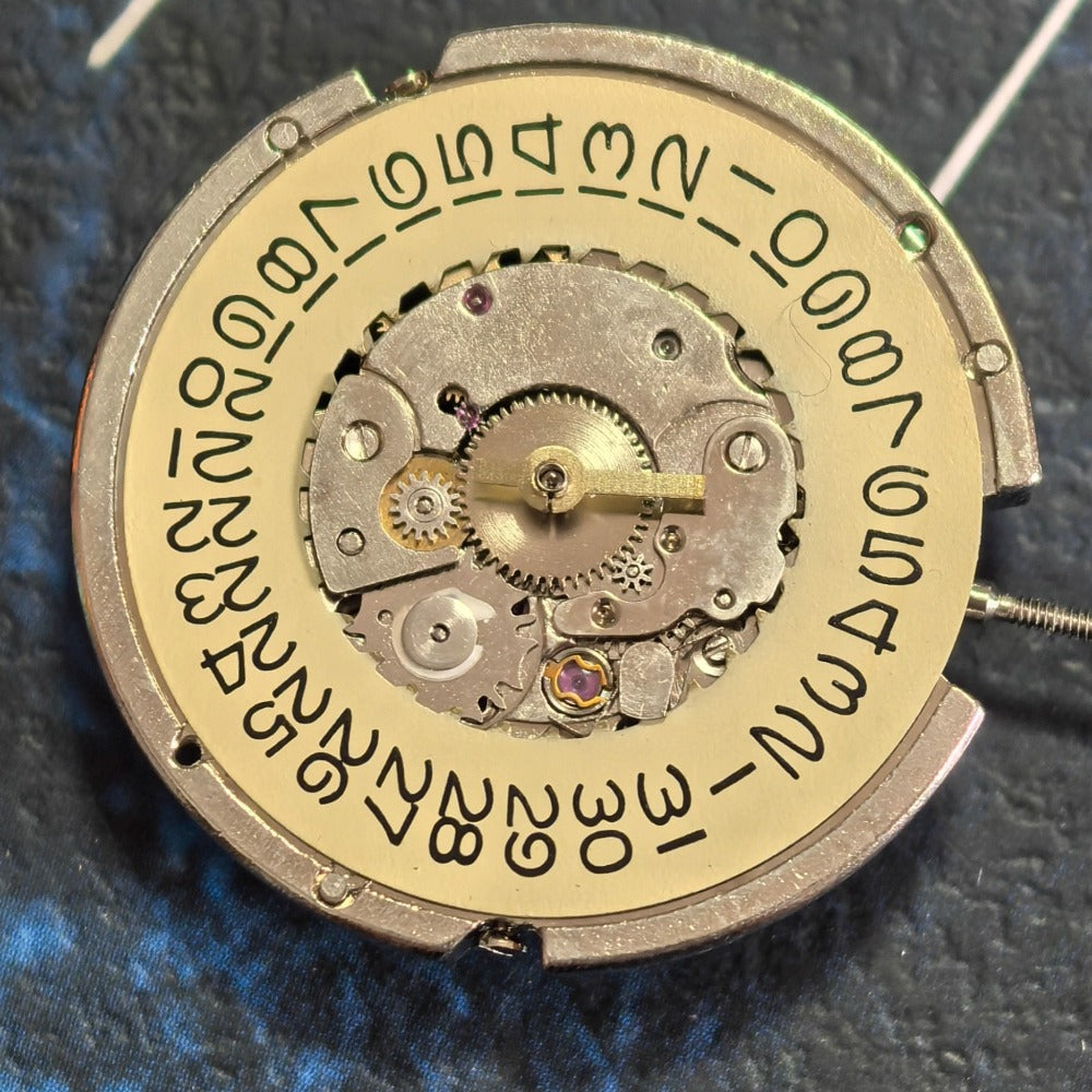 China Made ST6 Golden Disk Mechanical Movement 3 Hands Date At 3