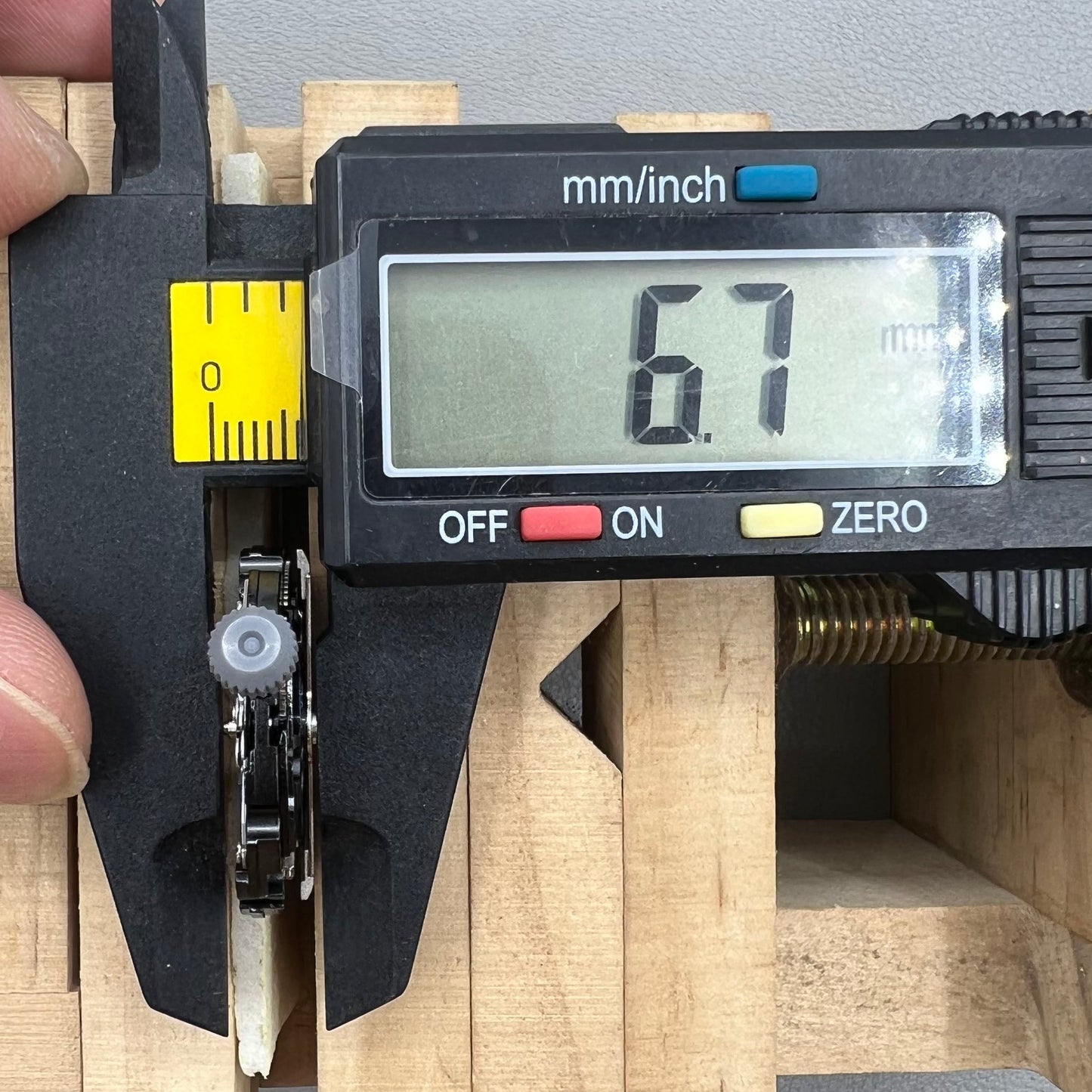 Echtes Miyota 8N24 Schwarzes Automatisches Skelettmechanisches Uhrwerk