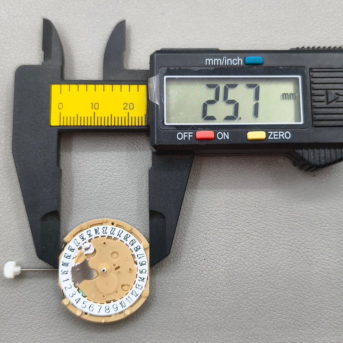 Sunon PE60 Quartz Movement 3 Hands Date@6 With Small Second @3@9