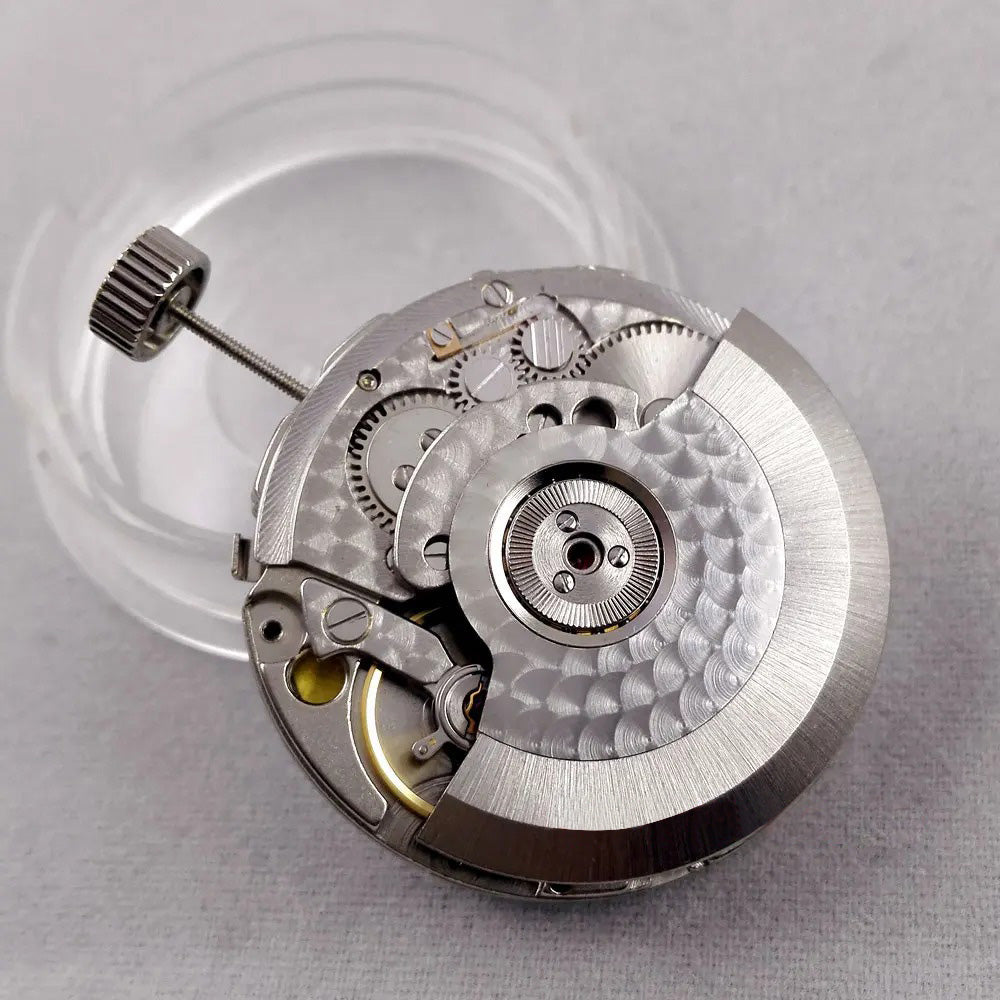 ST 2533 GMT watch accessory with date, power reserve; automatic mechanical movement by M9 brand