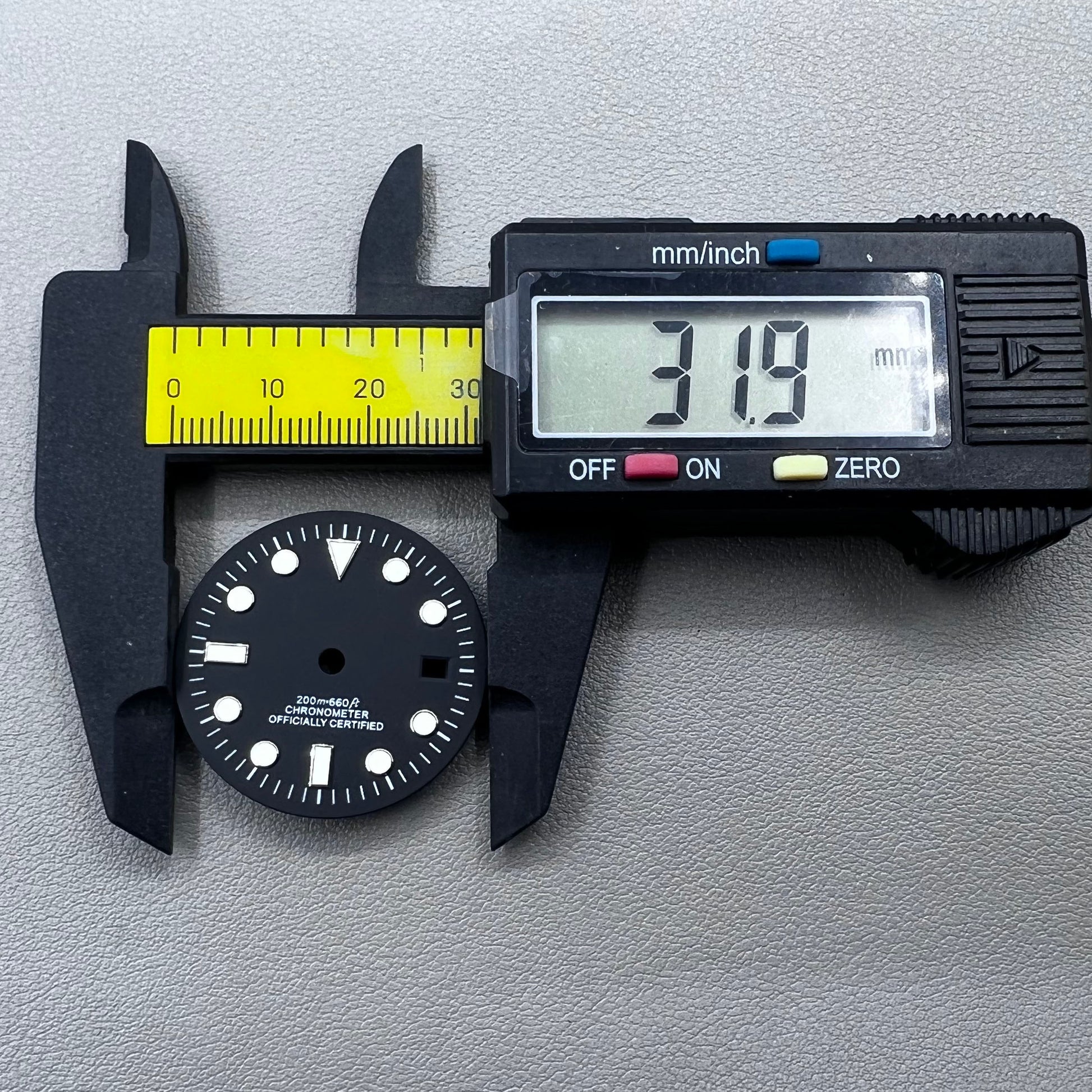 32mm green luminous watch dial with black GMT markers, designed for NH34 movement, ideal for diving watches.
