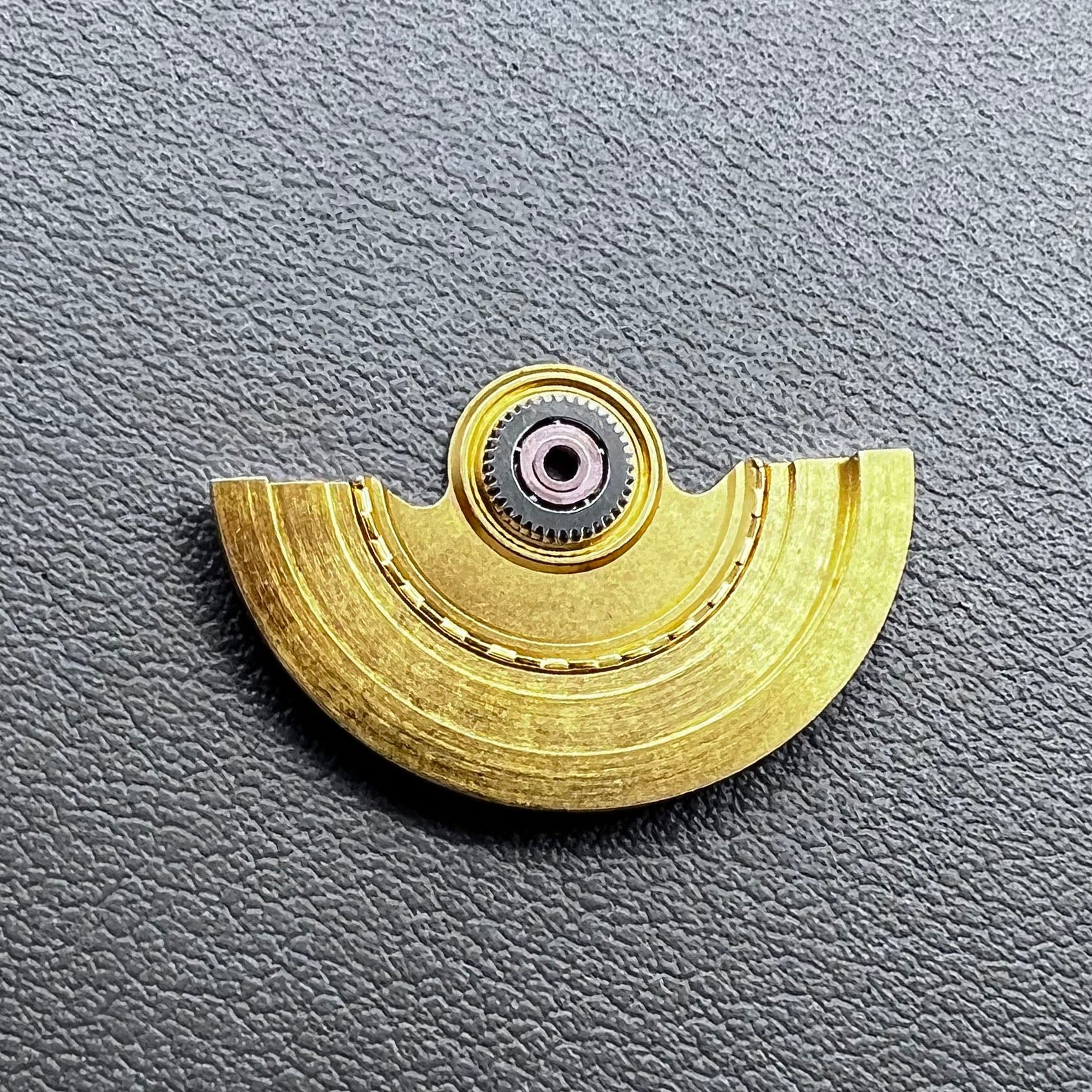 Golden Rotor PT5000 oscillating weight for ETA2824/PT5000 movement, enhances watch winding efficiency.